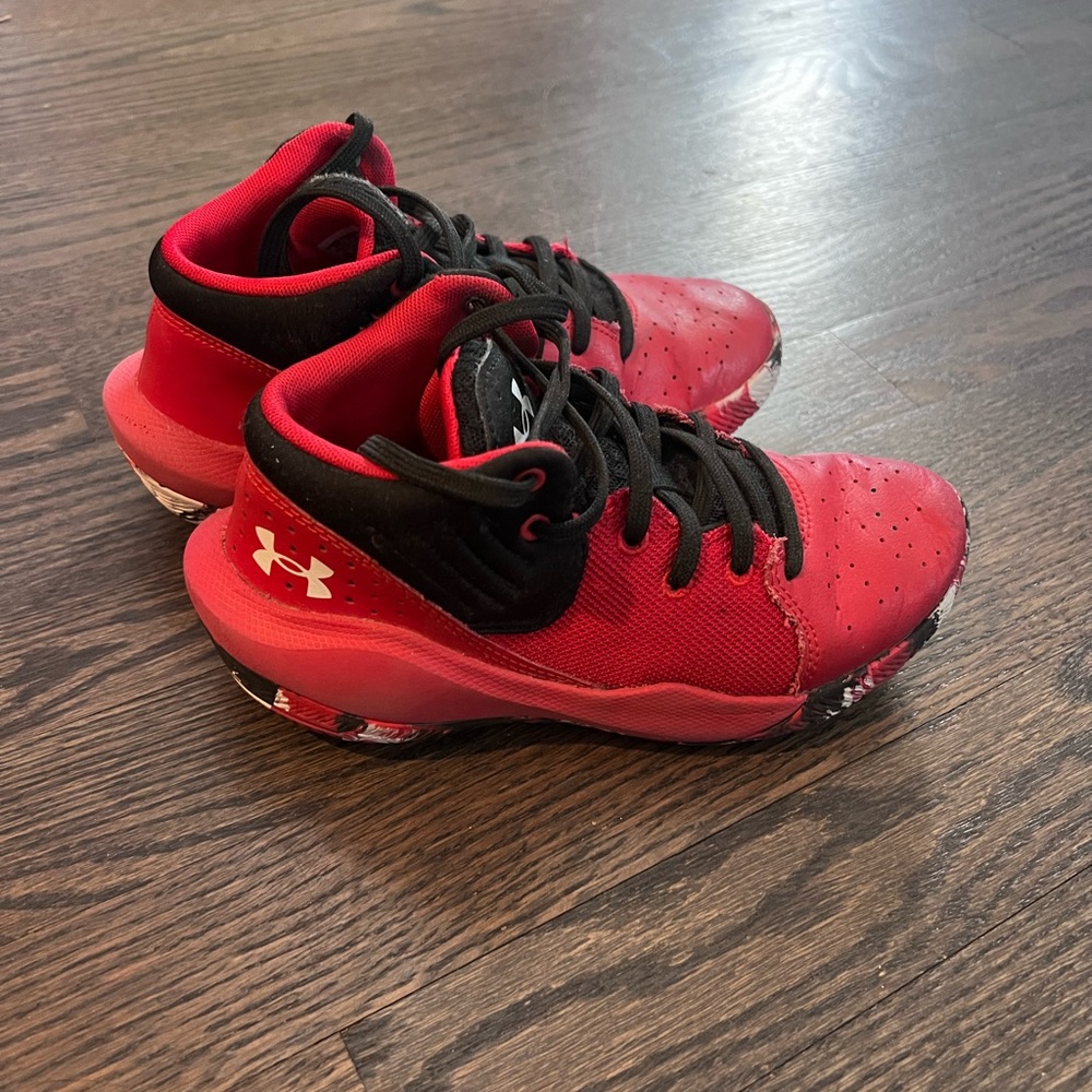 Under Armour Boys Sneakers size 1.5